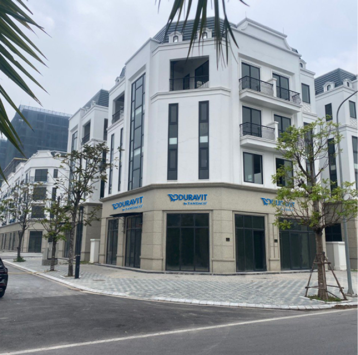 Showroom Long Biên, Hà Nội.